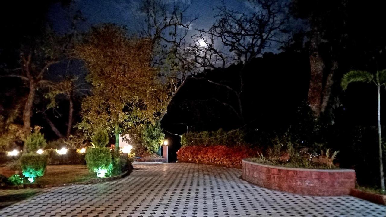Serenity Resort Panhāla Esterno foto