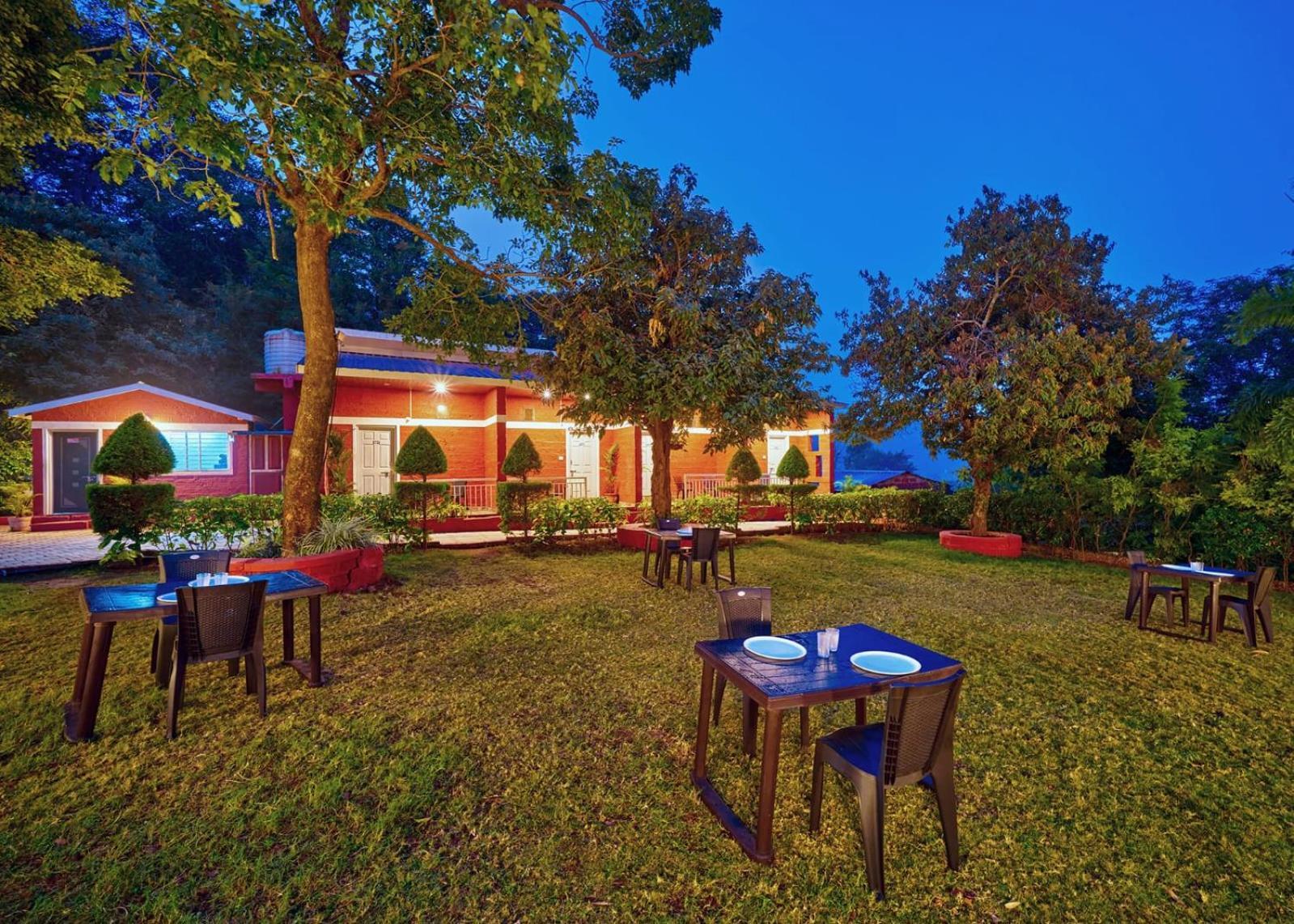 Serenity Resort Panhāla Esterno foto