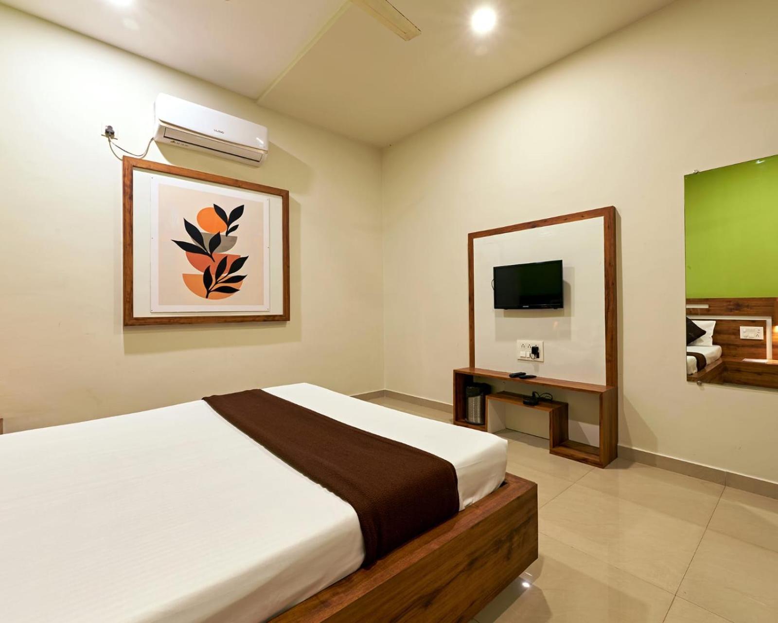 Serenity Resort Panhāla Esterno foto
